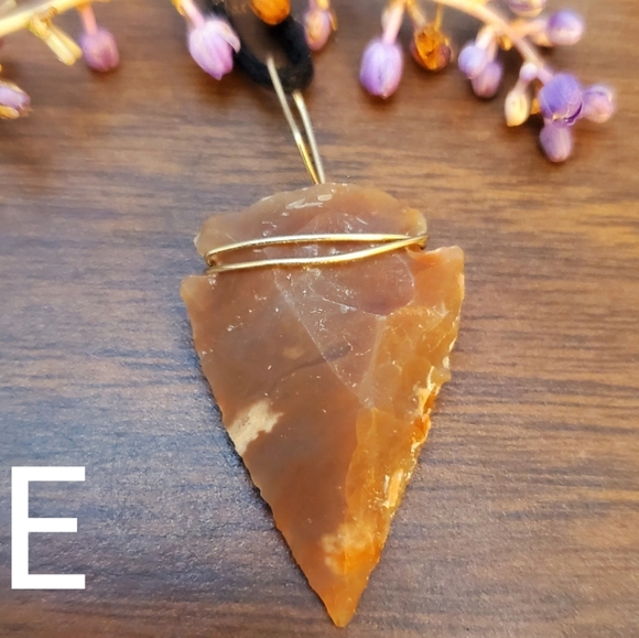 🌿 Natural Stone Arrowhead Necklace 🌿 - Picture 6 of 13